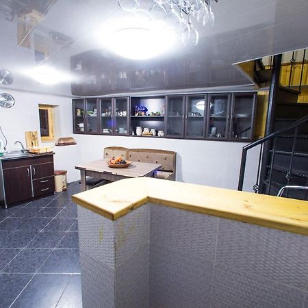 Nikas Apartment Тбілісі Екстер'єр фото